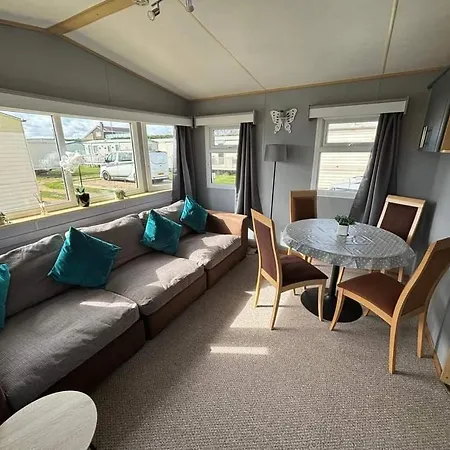 Sealands 29 - Ingoldmells, Pet Friendly, Bed Linen & Close To Fantasy Island - Meadow Lakes Caravan & Lodge Hire Exterior photo