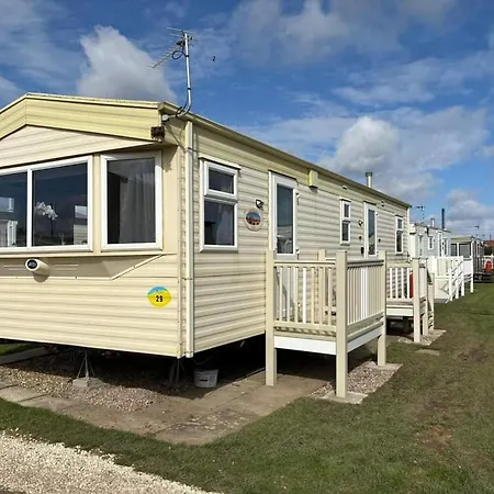 Sealands 29 - Ingoldmells, Pet Friendly, Bed Linen & Close To Fantasy Island - Meadow Lakes Caravan & Lodge Hire Exterior photo