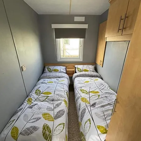 Sealands 29 - Ingoldmells, Pet Friendly, Bed Linen & Close To Fantasy Island - Meadow Lakes Caravan & Lodge Hire Exterior photo