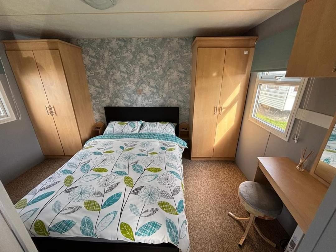 Apartment Sealands 29 - Ingoldmells, Pet Friendly, Bed Linen & Close To Fantasy Island - Meadow Lakes Caravan & Hire Ingoldmells