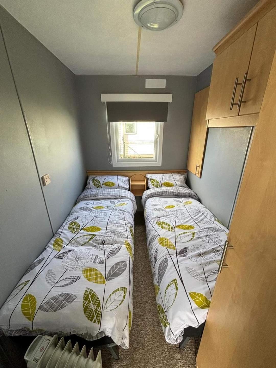 Sealands 29 - Ingoldmells, Pet Friendly, Bed Linen & Close To Fantasy Island - Meadow Lakes Caravan & Hire Apartment Ingoldmells